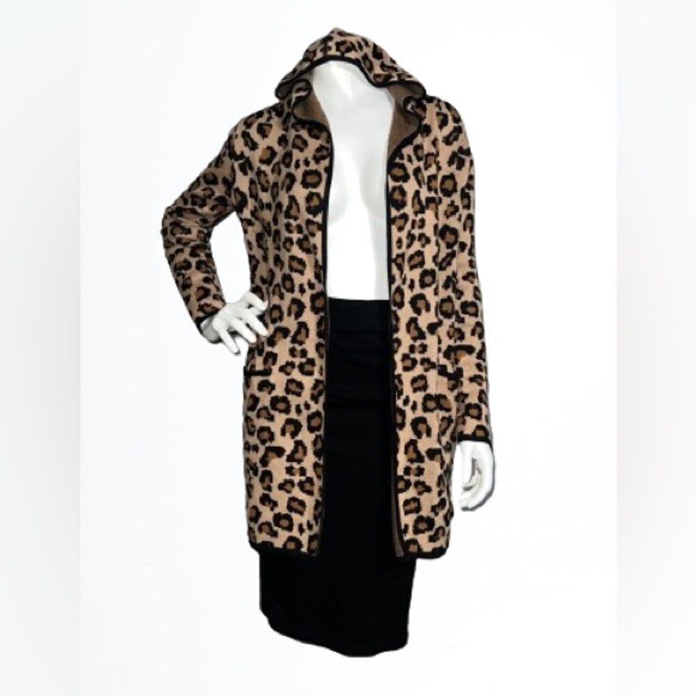 Rachel Zoe. leopard print sweater with hood! Size XS - 2 pockets